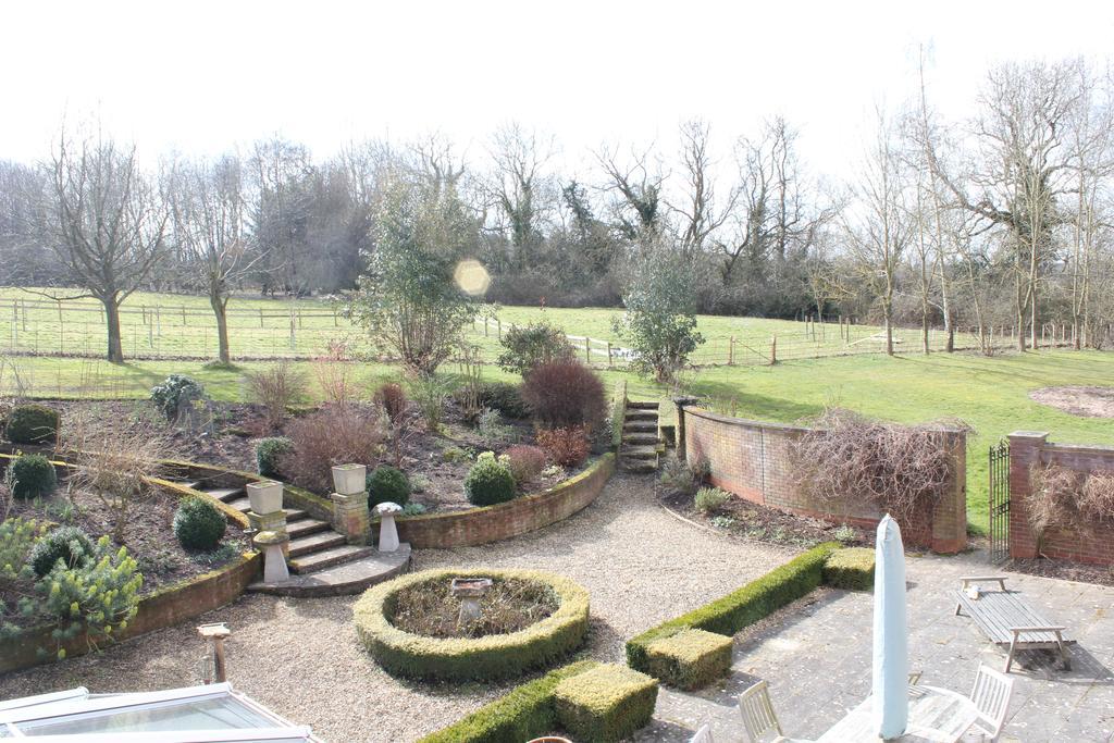 Austons Down Farm B&B 클래버돈 외부 사진